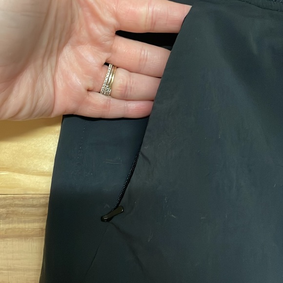 Eddie Bauer size 10 Black Athletic Mini Pencil Skirt with Built-in Short Pockets - Picture 3 of 9